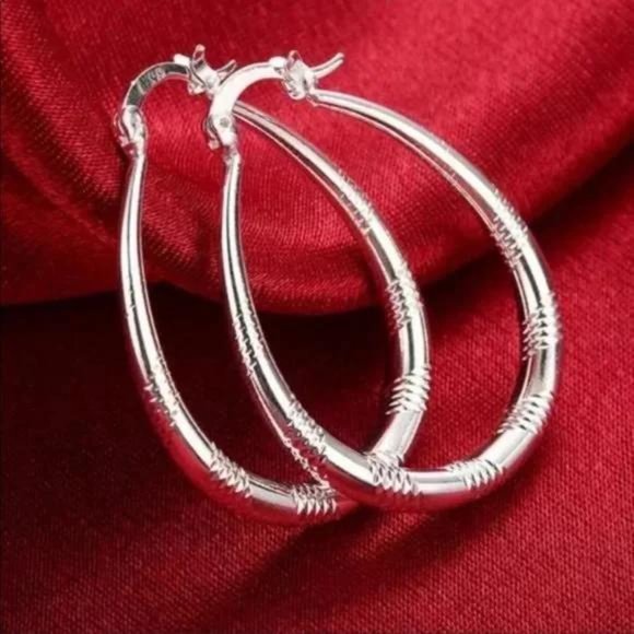 NEW 925 STERLING SILVER HOOP EARRINGS, BEAUTIFUL EARRINGS, CUTE EARRINGS. - Picture 2 of 6